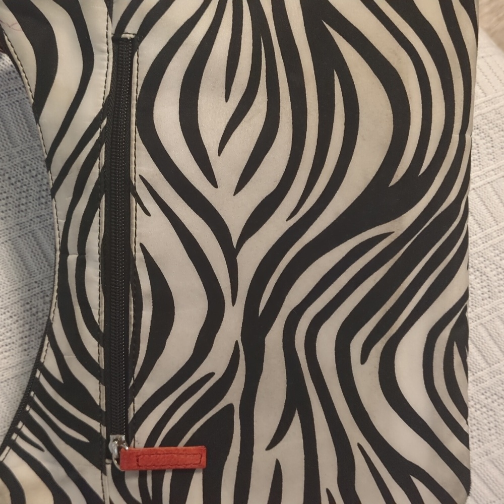 Gun Tote 'N Mama Zebra Print Shoulder Bag - Fashion, Function & Safety In 1 - Picture 2 of 8